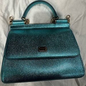 New with tags, card and plastic still on hardware.